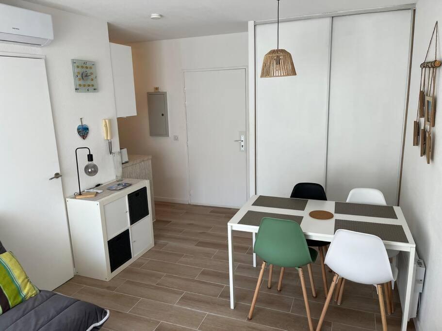 F2 Climatise, Piscine, Parking, A Pied Apartamento