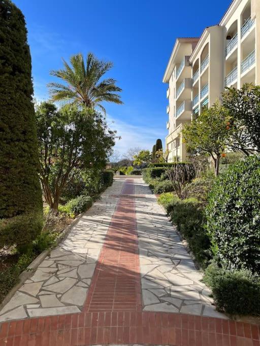 F2 Climatise, Piscine, Parking, A Pied Apartamento Antibes