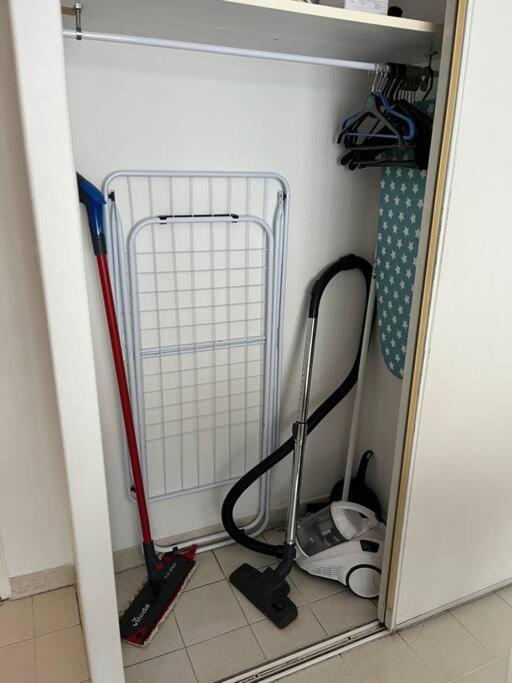 F2 Climatise, Piscine, Parking, A Pied Apartamento *