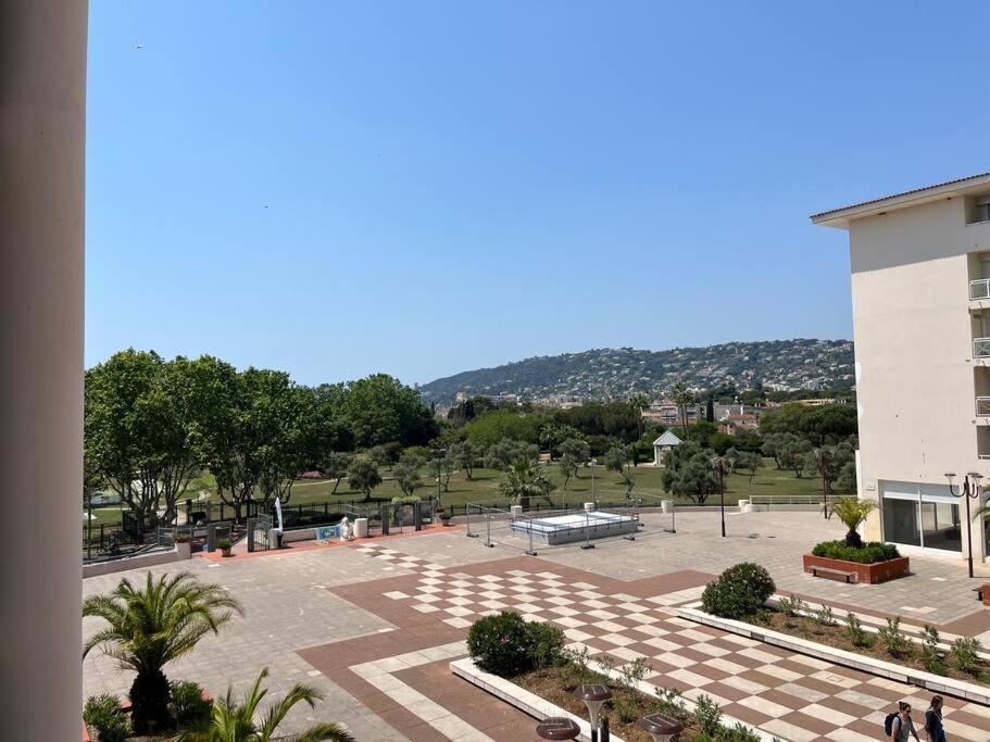 Apartamento F2 Climatise, Piscine, Parking, A Pied
