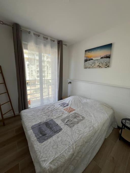 Apartamento F2 Climatise, Piscine, Parking, A Pied *